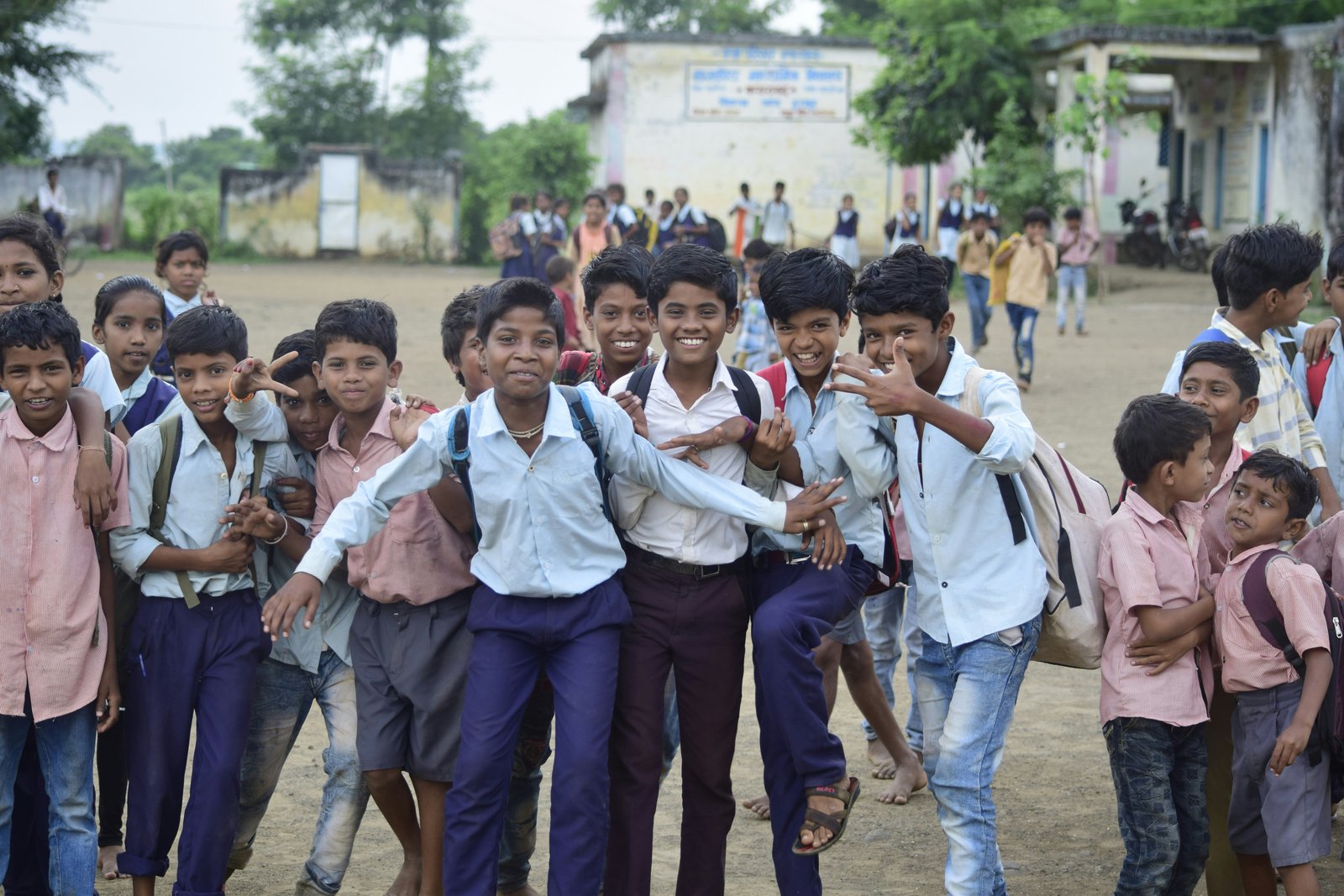 Children walking to school in Jharkhand